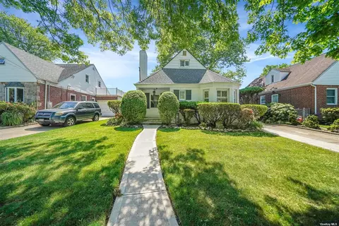587 Adams Ave, West Hempstead, NY 11552