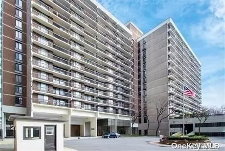 152-18 Union Tpke #12 L, Flushing, NY 11367