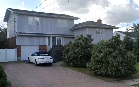253 Burlington Ave, Deer Park, NY 11729