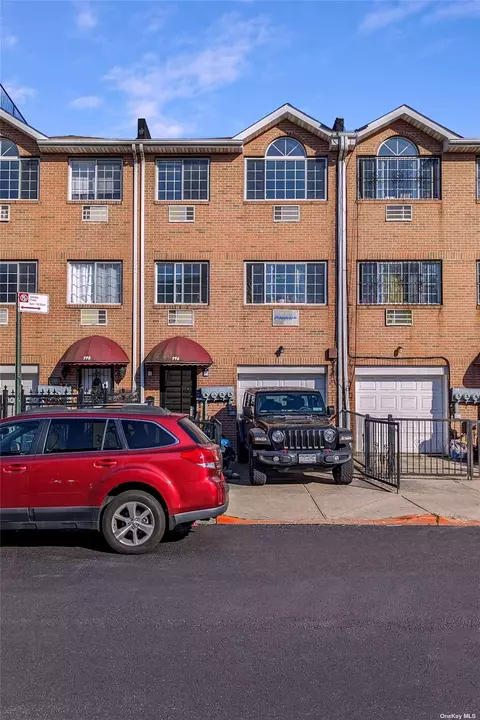 996 Halsey St, Brooklyn, NY 11207