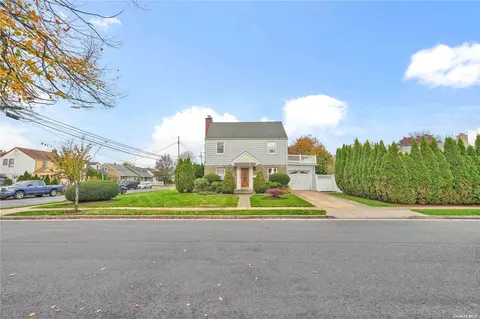 235 Crowell St, Hempstead, NY 11550