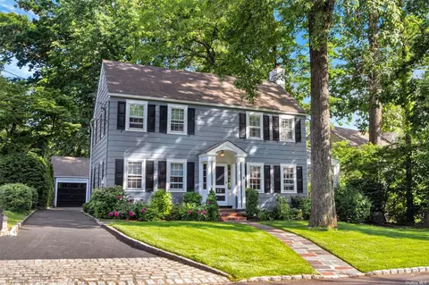 152 Ryder Rd, Manhasset, NY 11030