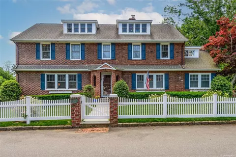 29 Maple Ave, Locust Valley, NY 11560