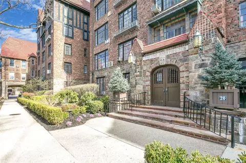 20 Continental Ave #1S, Forest Hills, NY 11375