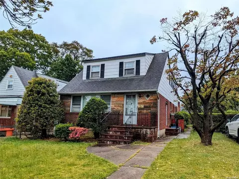 77-18 271 St, New Hyde Park, NY 11040