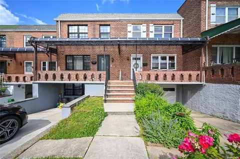 40-09 Francis Lewis Blvd, Bayside, NY 11361