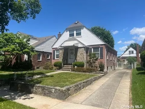 58-11 219th St, Bayside, NY 11364