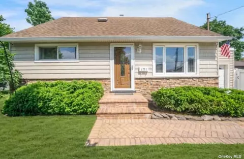 3207 Fulton Ave, Oceanside, NY 11572