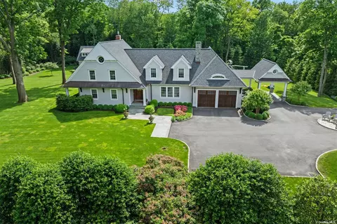 3 Huxley Dr, Lloyd Harbor, NY 11743