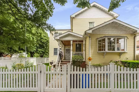 51-03 65th Pl, Woodside, NY 11377