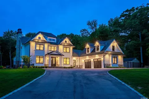 123 Warner Rd, Huntington, NY 11743
