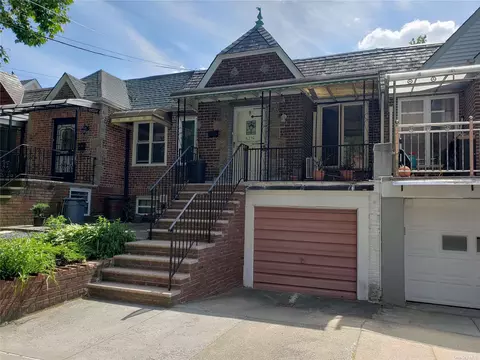 62-10 84th St, Middle Village, NY 11379