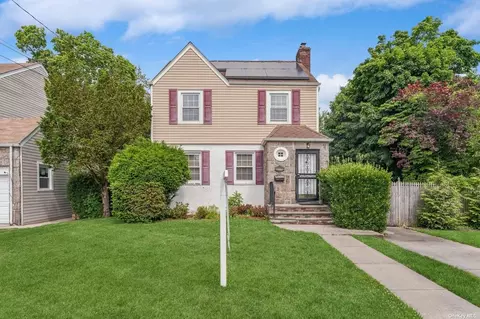 2 Glen Rd, West Hempstead, NY 11552