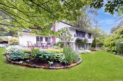 146 Bayview Dr, Huntington, NY 11743