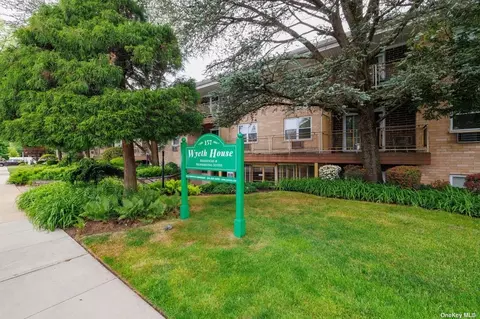 157 Hempstead Ave #15B, Lynbrook, NY 11563