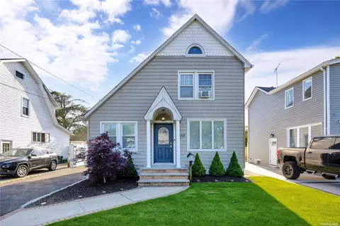 2448 S Saint Marks Ave, Bellmore, NY 11710
