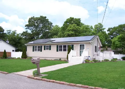 31 Prince St, Patchogue, NY 11772