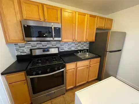 84-39 153rd Ave #6B, Howard Beach, NY 11414