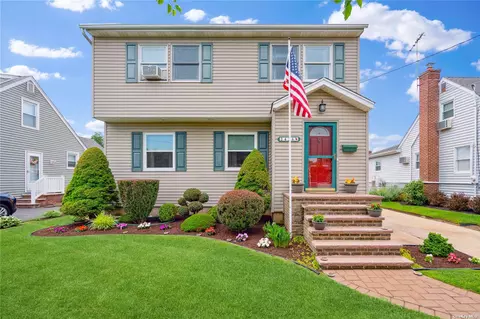 2426 Woodland Ave, Wantagh, NY 11793