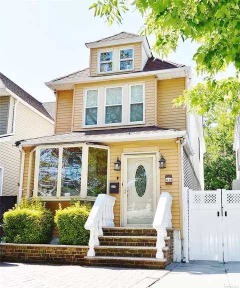 62-48 80th Rd, Glendale, NY 11385