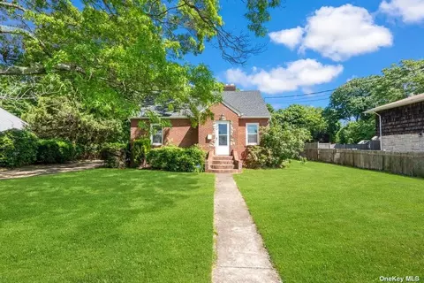 942 Tooker Ave, West Babylon, NY 11704