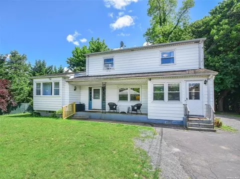 155 Sea Cliff Ave, Glen Cove, NY 11542