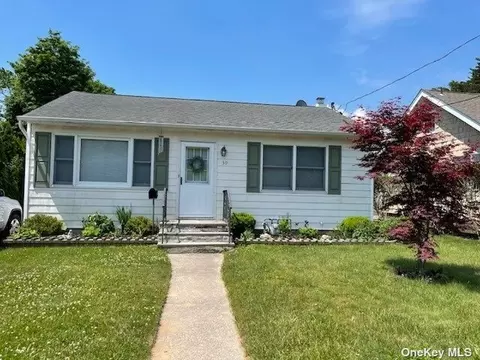 30 Rowland Ave, Blue Point, NY 11715