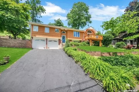 6 Tudor Dr, Northport, NY 11768