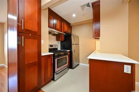 64-63 Austin St #5B, Forest Hills, NY 11375