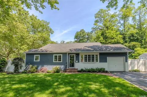 1 Jesse Dr, Northport, NY 11768