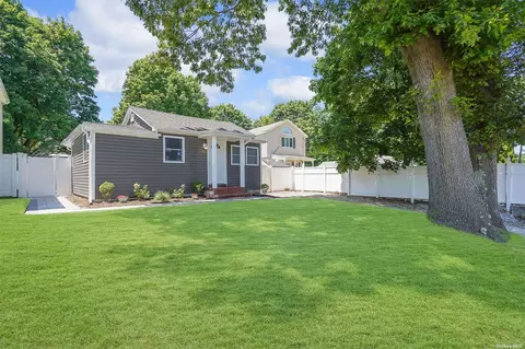 79 Kenneth Ave, Huntington, NY 11743