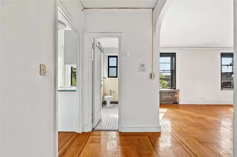 60 Cooper St #6C, New York, NY 10034