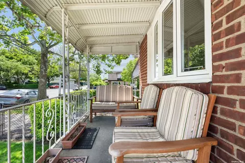 45-18 204th St, Bayside, NY 11361