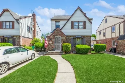 87-21 251st St, Bellerose, NY 11426