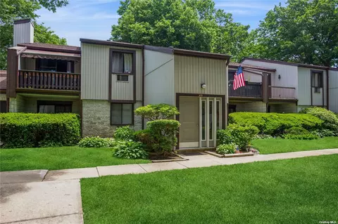 61 Richmond Blvd #3B, Ronkonkoma, NY 11779