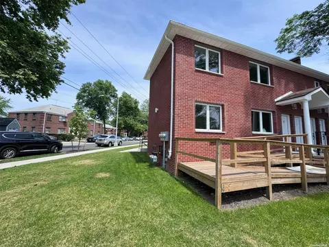 17-07 Francis Lewis Blvd, Whitestone, NY 11357