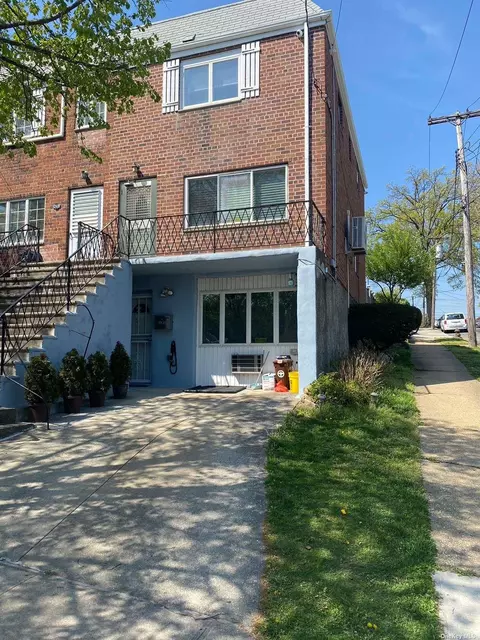 124-21 26th Ave, Flushing, NY 11354
