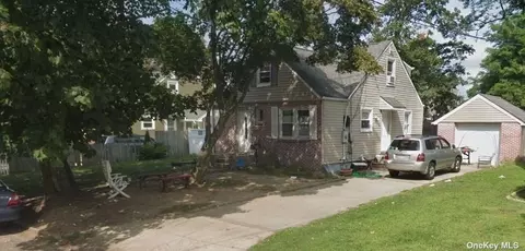 345 Elmore St, Central Islip, NY 11722