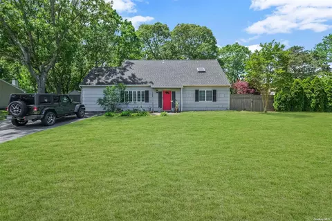 104 Forest Rd, Centereach, NY 11720