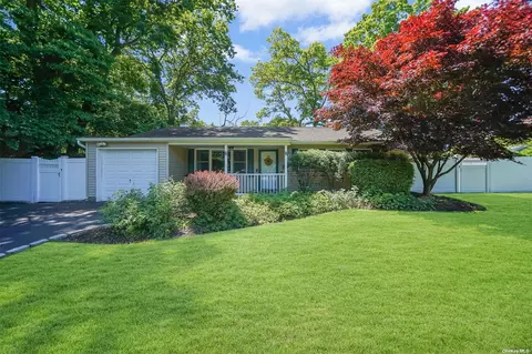 4430 Express Dr S, Ronkonkoma, NY 11779