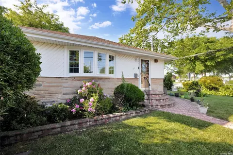 73 Lawrence Rd, Hempstead, NY 11550