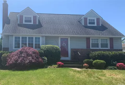 3720 Ferndale Dr, Wantagh, NY 11793