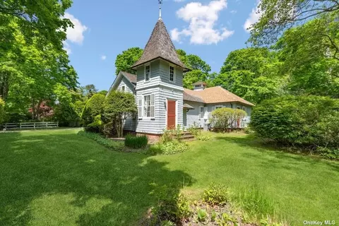 1 Chapel Ave, Brookhaven, NY 11719