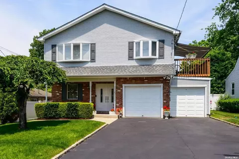 7 Knollwood Ave, Bayville, NY 11709