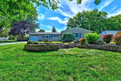 138 Shenandoah Blvd, Nesconset, NY 11767