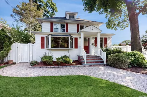 28 Devine Ave, Syosset, NY 11791