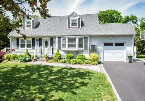 131 Lodge Ave, Huntington Station, NY 11746
