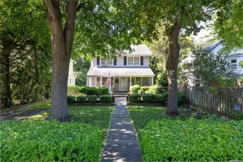 72 Franklin Ave, Sea Cliff, NY 11579
