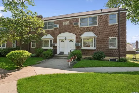 60-26 Little Neck Pkwy #2, Little Neck, NY 11362