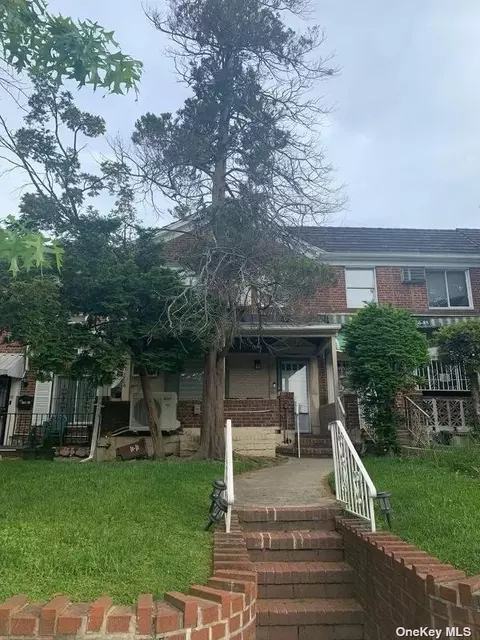 136-83 71st Rd, Flushing, NY 11367
